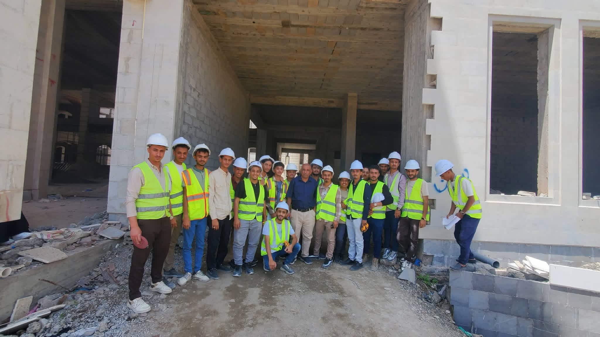 تدريب ميداني لطلاب الهندسة المدنية بجامعة الجند يعزز مهارات حساب كميات التشطيبات