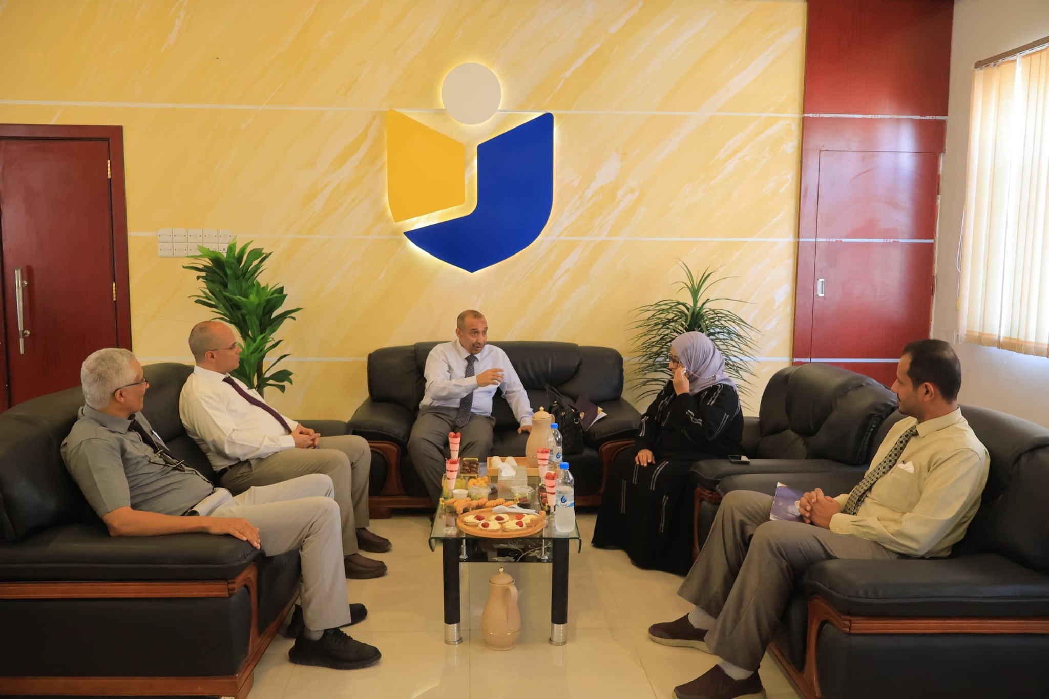Accreditation Council Delegation Visits Al-Janad University to Assess Academic Program Quality