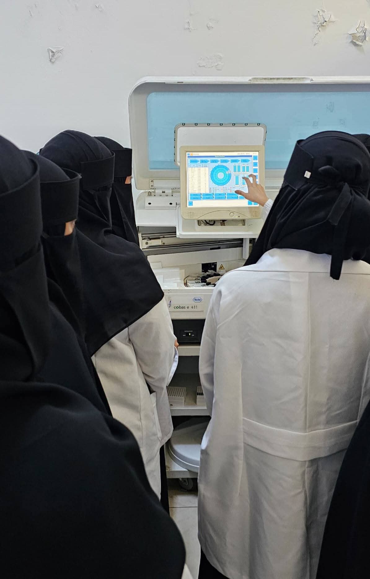 Medical Laboratory Students Visit National Blood Transfusion Centre in Taiz