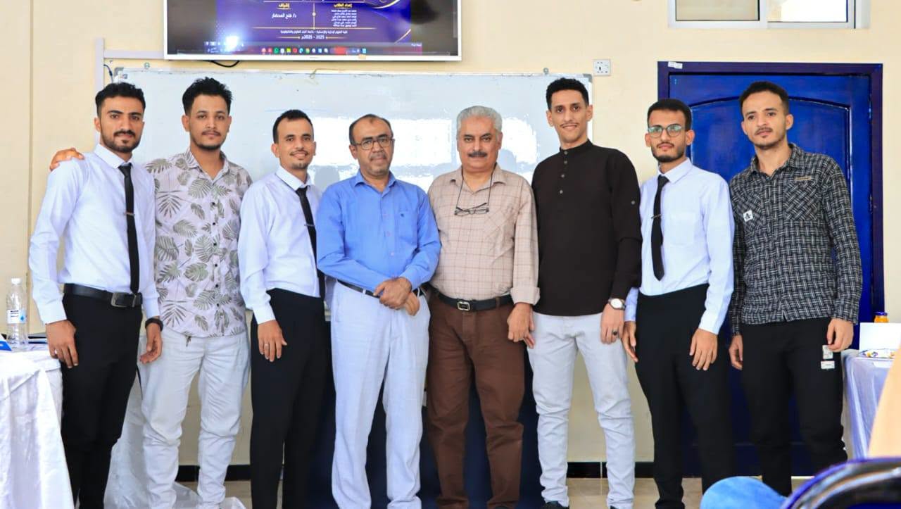 مناقشة بحثين علميين لطلبة المحاسبة والتمويل بالجامعة