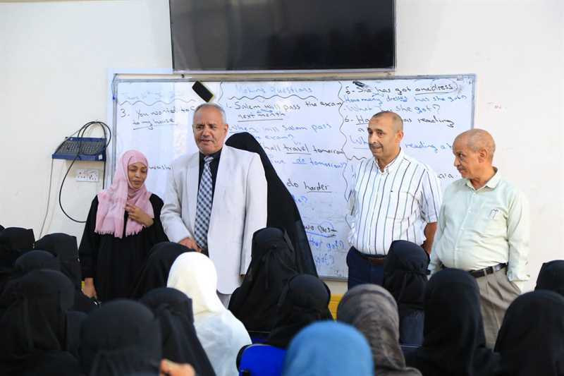 University President and Education Office Director Visit Participants in Taiz Secondary Education Forum
